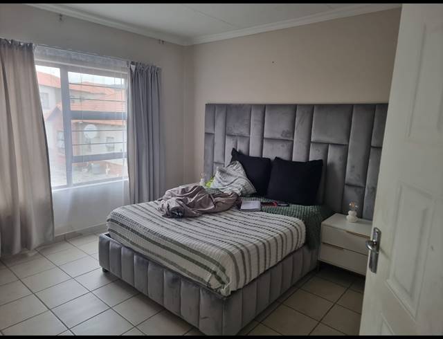 3 BEDROOM TOWNHOUSE FOR SALE IN WATERVAL EAST